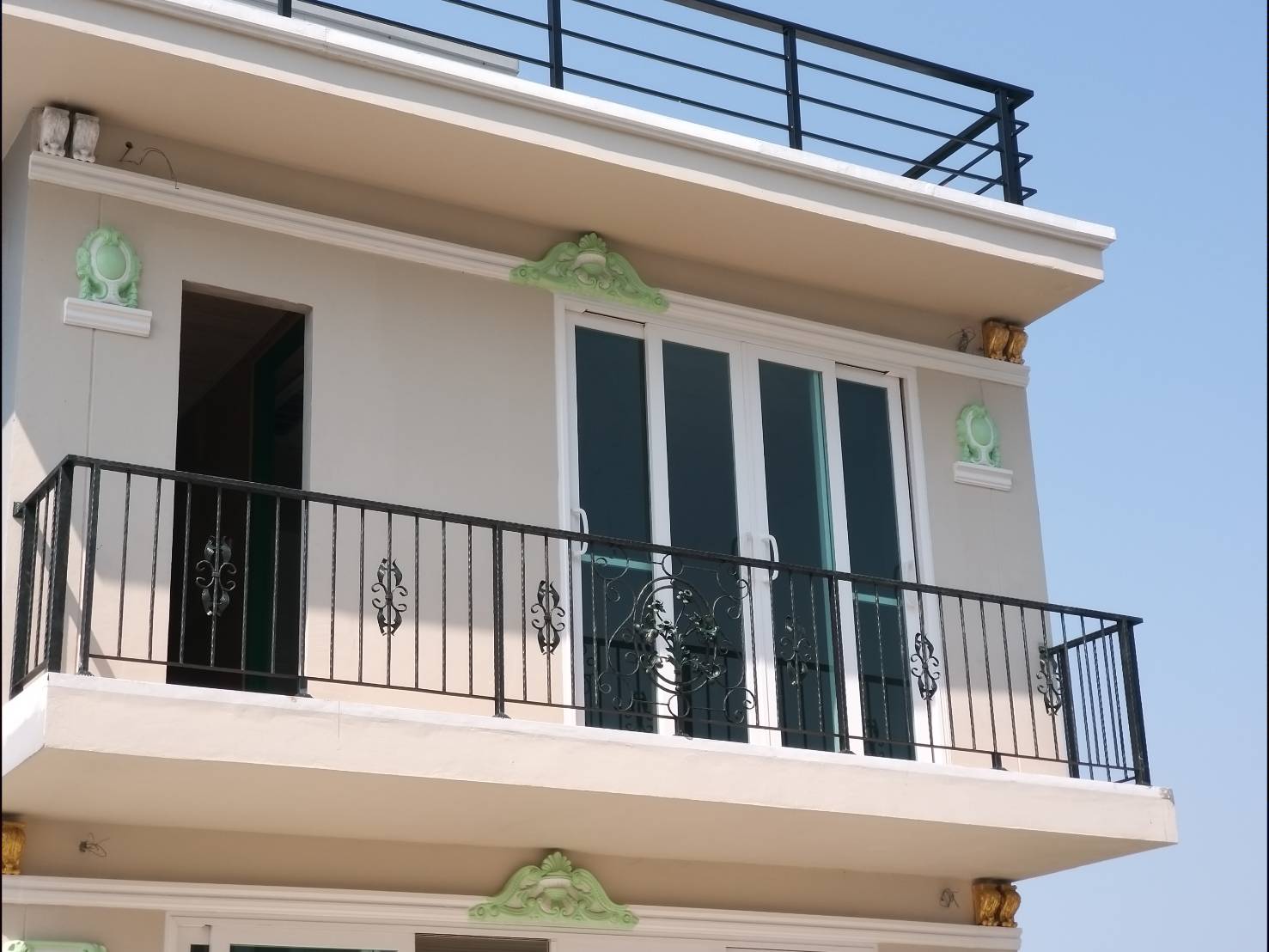 14 - https://tosuwan-wroughtirondesign.com | โตสุวรรณ Wrought Iron Design รับออกแบบและติดตั้งประตู รั้ว ราวบันได กันตก หลังคา เหล็กดัดอิตาลี คุณภาพสูง ดีไซน์หรูหรา มีเอกลักษณ์ บริการในจังหวัดนครปฐมและใกล้เคียง