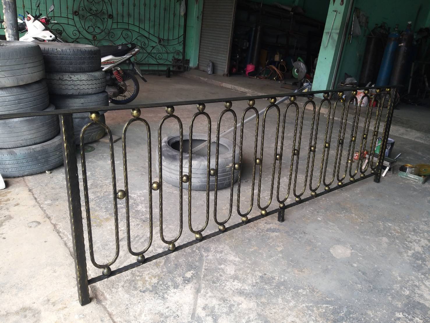 18 - https://tosuwan-wroughtirondesign.com | โตสุวรรณ Wrought Iron Design รับออกแบบและติดตั้งประตู รั้ว ราวบันได กันตก หลังคา เหล็กดัดอิตาลี คุณภาพสูง ดีไซน์หรูหรา มีเอกลักษณ์ บริการในจังหวัดนครปฐมและใกล้เคียง