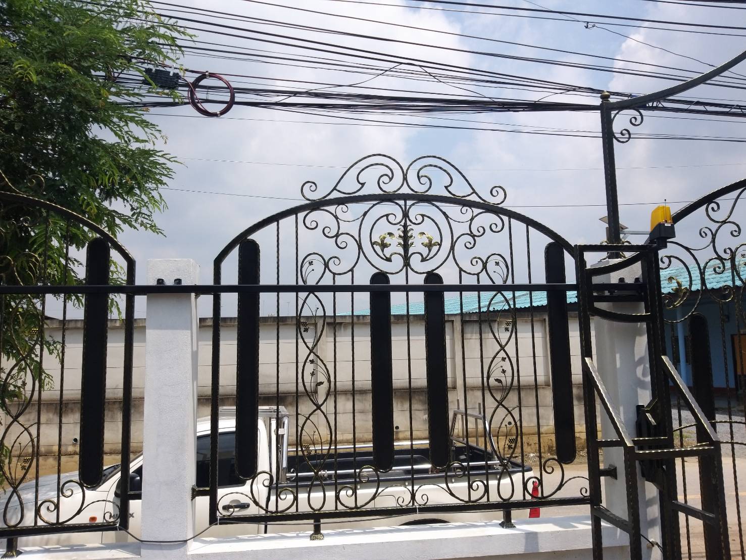 20 - https://tosuwan-wroughtirondesign.com | โตสุวรรณ Wrought Iron Design รับออกแบบและติดตั้งประตู รั้ว ราวบันได กันตก หลังคา เหล็กดัดอิตาลี คุณภาพสูง ดีไซน์หรูหรา มีเอกลักษณ์ บริการในจังหวัดนครปฐมและใกล้เคียง