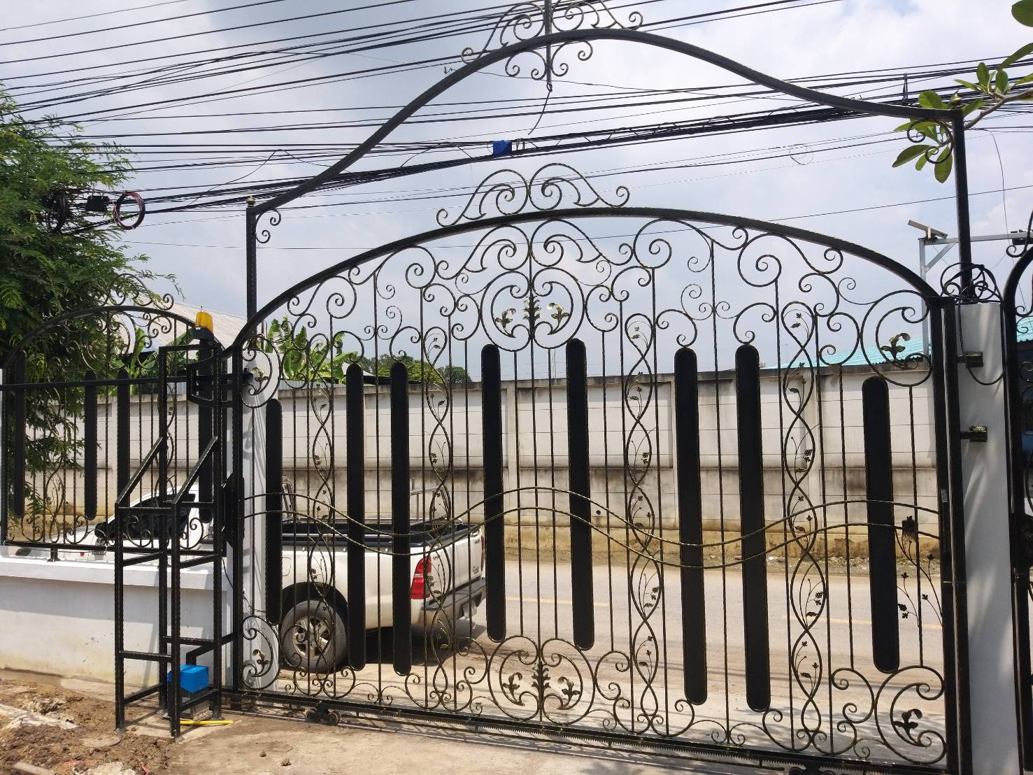 21 - https://tosuwan-wroughtirondesign.com | โตสุวรรณ Wrought Iron Design รับออกแบบและติดตั้งประตู รั้ว ราวบันได กันตก หลังคา เหล็กดัดอิตาลี คุณภาพสูง ดีไซน์หรูหรา มีเอกลักษณ์ บริการในจังหวัดนครปฐมและใกล้เคียง