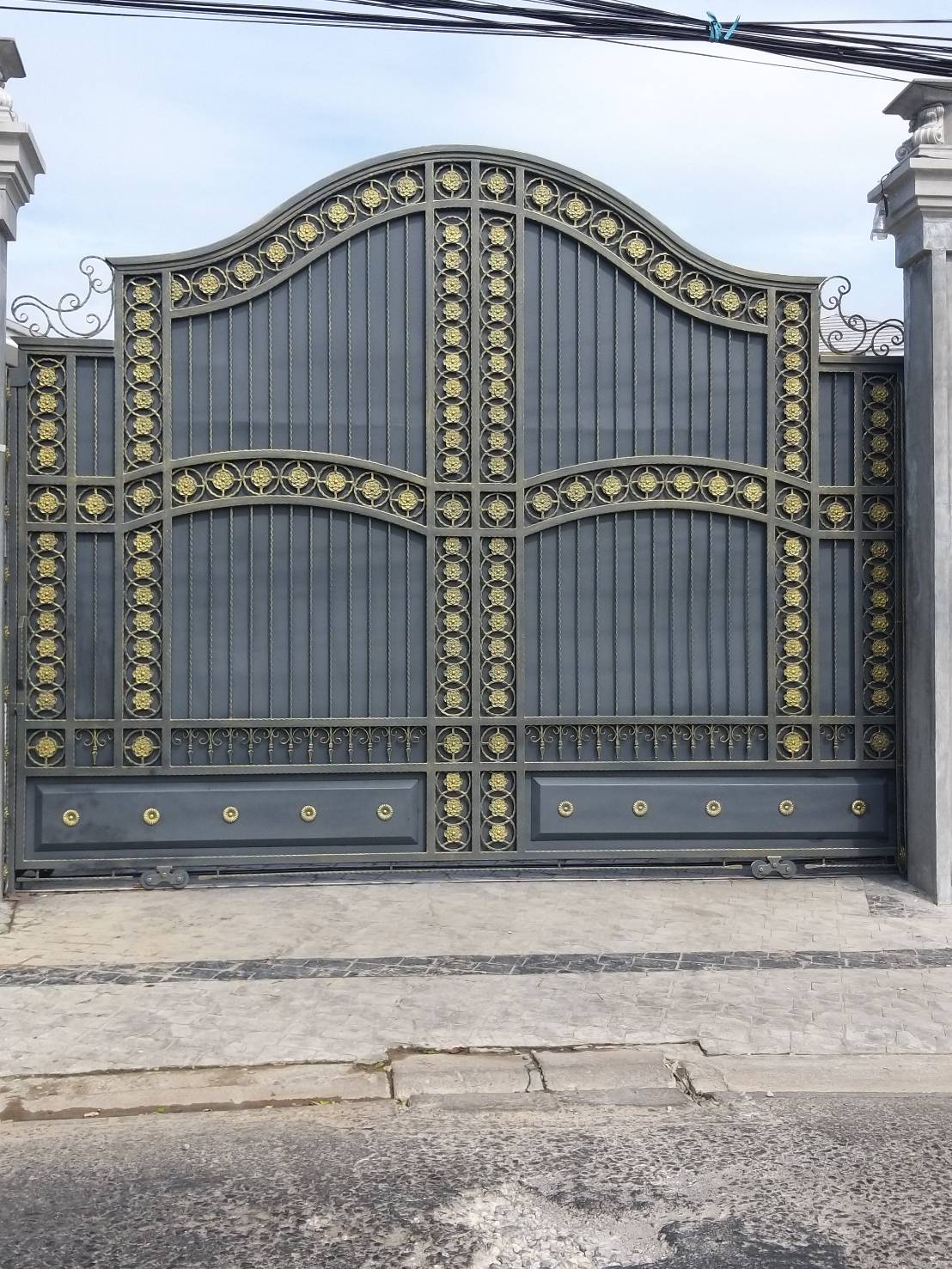 29 - https://tosuwan-wroughtirondesign.com | โตสุวรรณ Wrought Iron Design รับออกแบบและติดตั้งประตู รั้ว ราวบันได กันตก หลังคา เหล็กดัดอิตาลี คุณภาพสูง ดีไซน์หรูหรา มีเอกลักษณ์ บริการในจังหวัดนครปฐมและใกล้เคียง