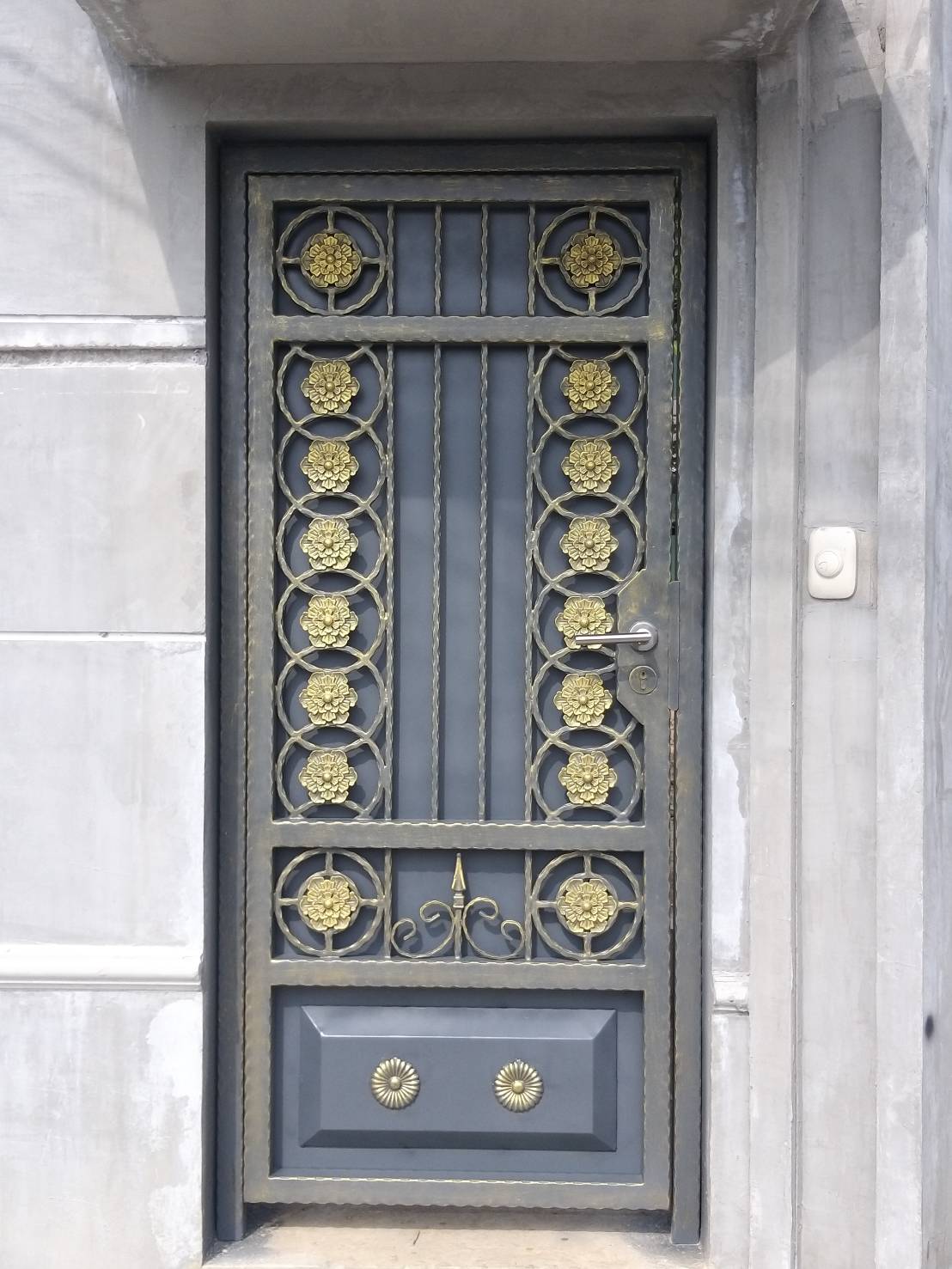 30 - https://tosuwan-wroughtirondesign.com | โตสุวรรณ Wrought Iron Design รับออกแบบและติดตั้งประตู รั้ว ราวบันได กันตก หลังคา เหล็กดัดอิตาลี คุณภาพสูง ดีไซน์หรูหรา มีเอกลักษณ์ บริการในจังหวัดนครปฐมและใกล้เคียง