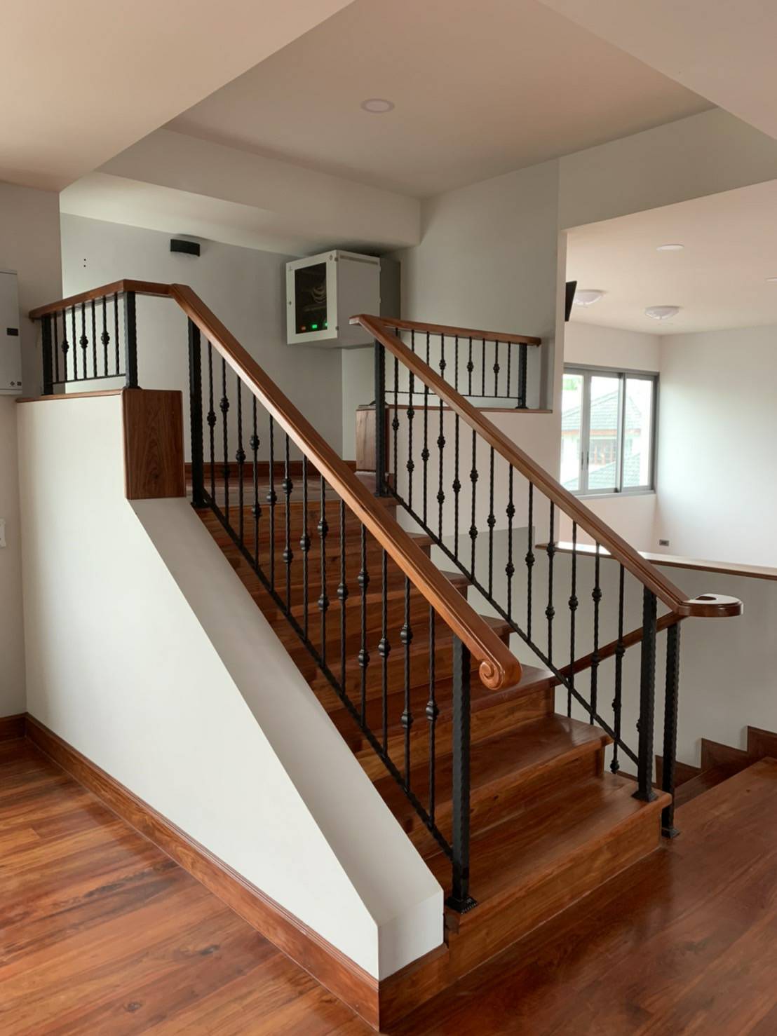 42 - https://tosuwan-wroughtirondesign.com | โตสุวรรณ Wrought Iron Design รับออกแบบและติดตั้งประตู รั้ว ราวบันได กันตก หลังคา เหล็กดัดอิตาลี คุณภาพสูง ดีไซน์หรูหรา มีเอกลักษณ์ บริการในจังหวัดนครปฐมและใกล้เคียง